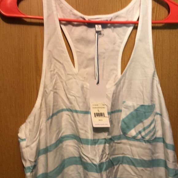 Southern Tide size large razor back tank top with chest pocket - Picture 7 of 9